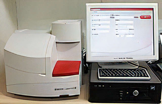 自動血球計算機（レーザーサイト）